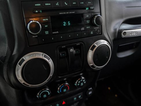Used 2016 Jeep Wrangler Rubicon AWD/4WD image 36