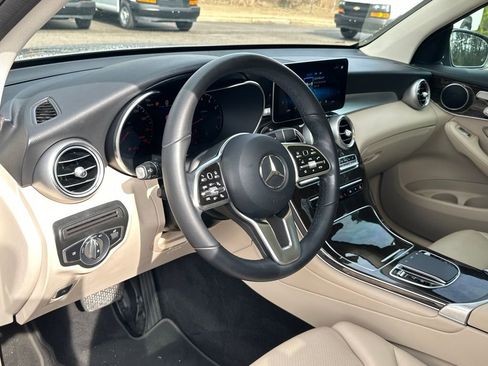 Certified 2022 Mercedes-Benz GLC 300 w/ Premium Package Lite image 17