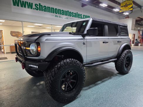 Used 2022 Ford Bronco Black Diamond image 3