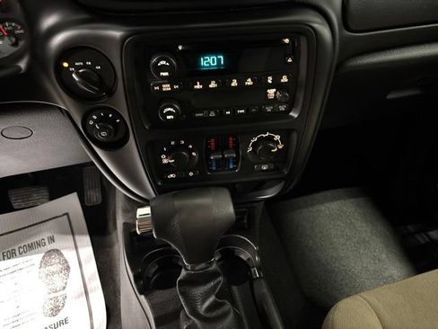 Used 2006 Chevrolet TrailBlazer LS w/ LS Preferred Equipment Group AWD/4WD image 16