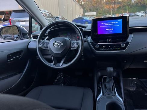 Used 2025 Toyota Corolla LE image 16