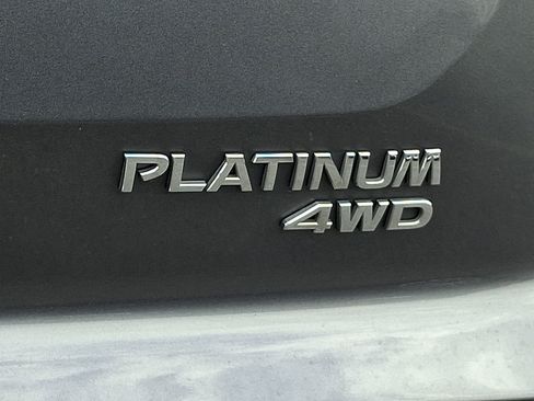 Certified 2022 Nissan Pathfinder Platinum w/ Lighting Package (N92) AWD/4WD image 32