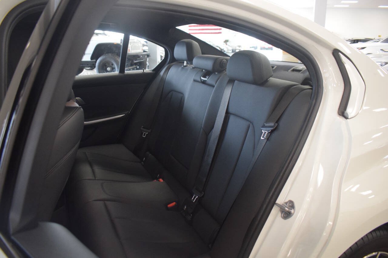 Used 2019 BMW 330i Sedan w/ Driving Assistance Package RWD image 31