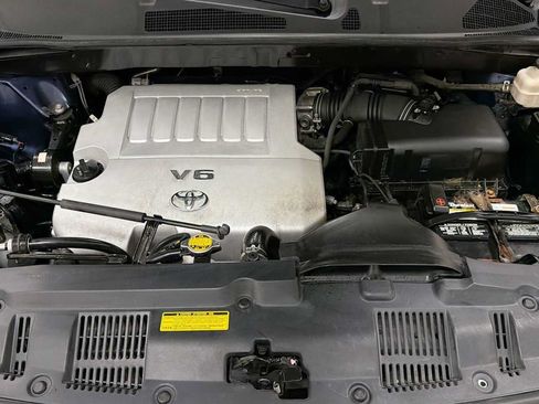 Used 2011 Toyota Highlander 4WD w/ Tech Pkg image 30