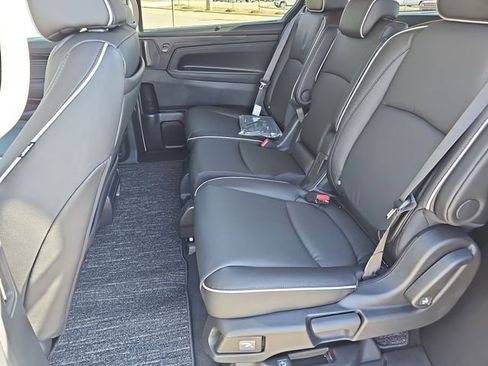 New 2026 Honda Odyssey Touring image 14