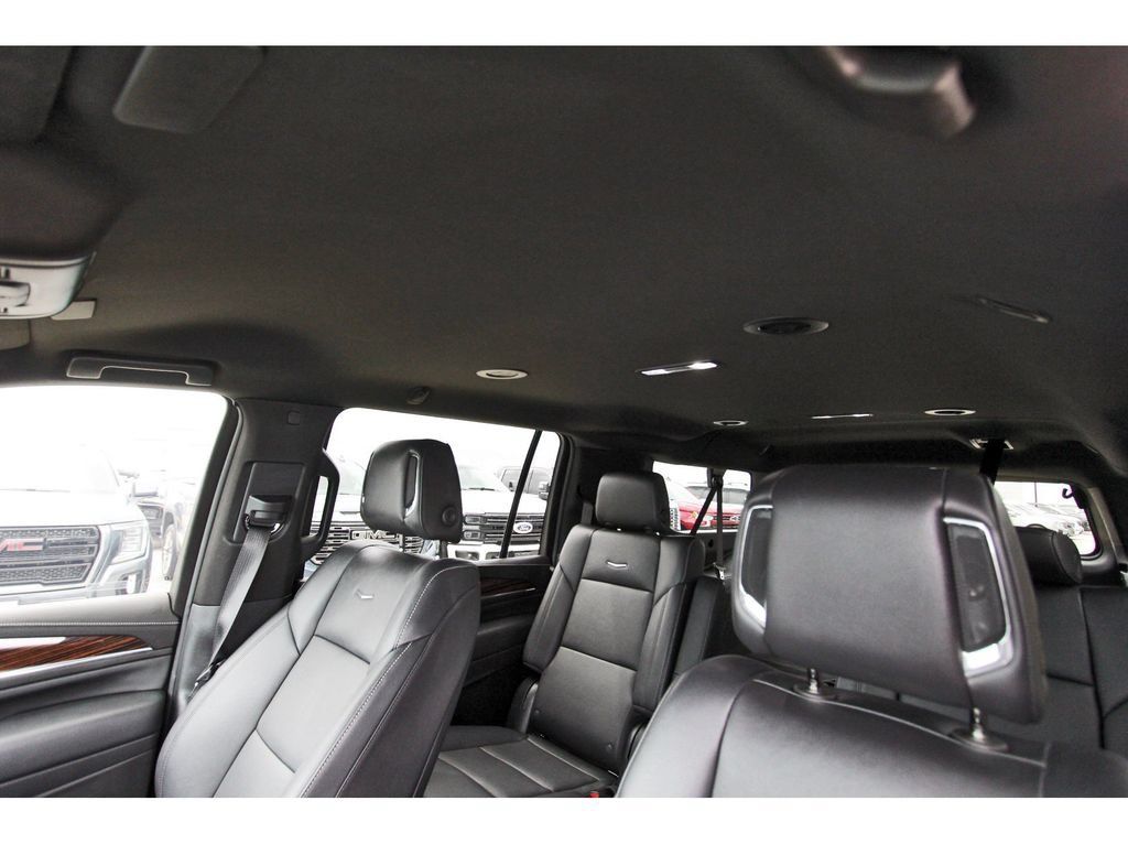 Used 2024 Cadillac Escalade ESV Luxury RWD image 29