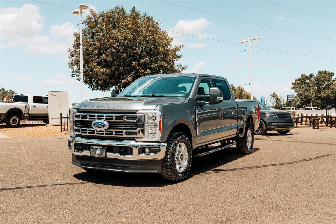 Used 2025 Ford F250 XLT AWD/4WD image 3