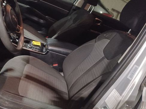 Used 2022 Kia Sorento LX image 7