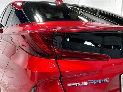 Used 2018 Toyota Prius Prime Advanced FWD image 34