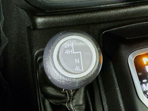 Used 2023 Jeep Gladiator Overland image 21