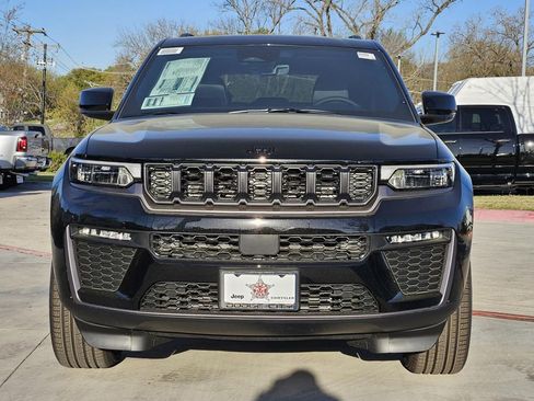 New 2026 Jeep Grand Cherokee Limited RWD image 5