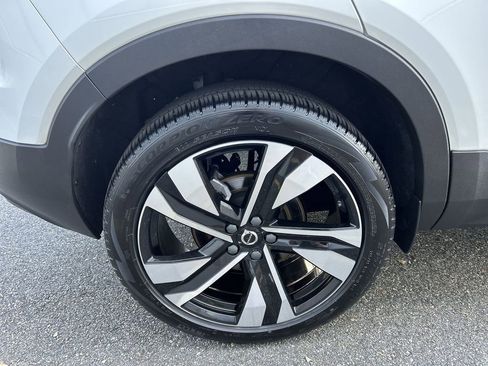 Certified 2023 Volvo XC40 B5 Plus w/ Protection Package Premier AWD/4WD image 12