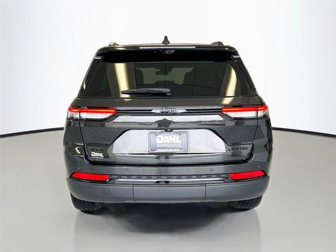 Used 2023 Jeep Grand Cherokee Limited w/ Luxury Tech Group II AWD/4WD image 13