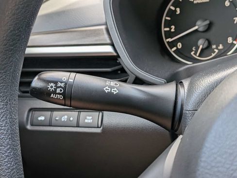 Used 2025 Nissan Altima 2.5 SV FWD image 28