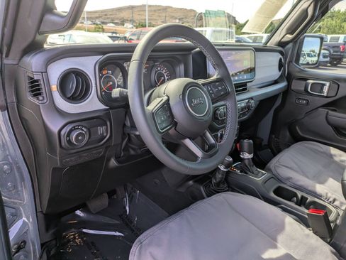 Used 2025 Jeep Wrangler Sport AWD/4WD image 14