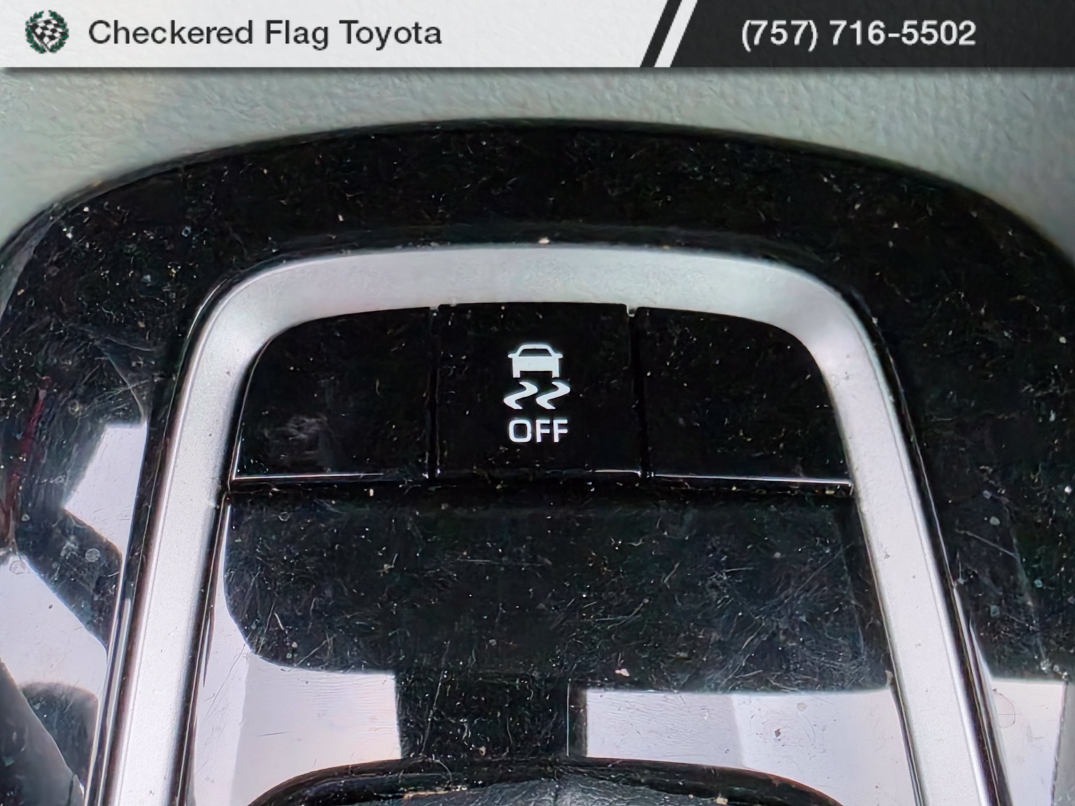 Used 2025 Toyota Corolla LE FWD image 18