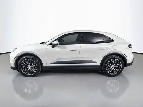 Used 2026 Porsche Macan Electric RWD image 2