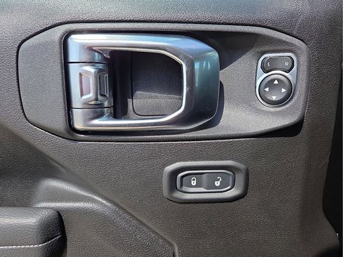 New 2025 Jeep Gladiator Mojave w/ Steel Bumper Group image 13