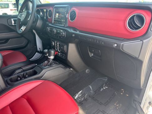 Used 2023 Jeep Wrangler Unlimited Rubicon 4xe AWD/4WD image 13