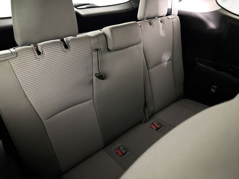 Used 2022 Toyota Highlander LE image 43