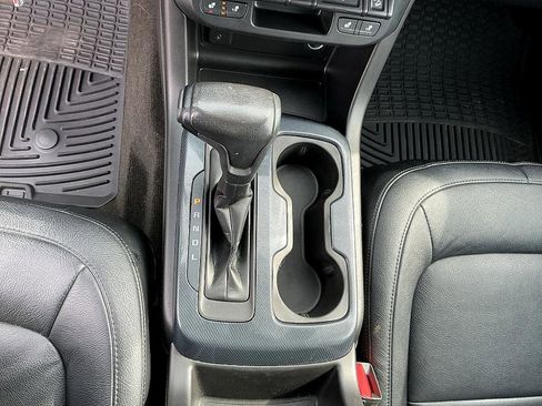 Used 2017 Chevrolet Colorado Z71 image 18