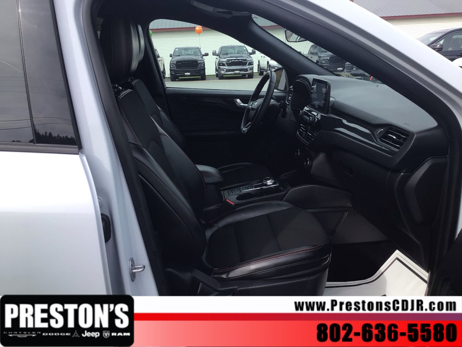 Used 2025 Ford Escape ST-Line Select AWD/4WD image 27