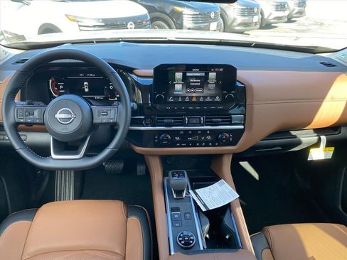 New 2025 Nissan Pathfinder Platinum w/ Cargo Package image 11