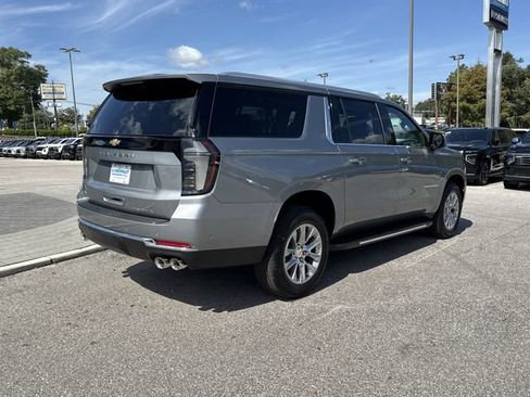 New 2026 Chevrolet Suburban Premier image 3