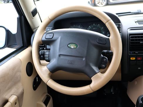 Used 2004 Land Rover Discovery SE AWD/4WD image 23