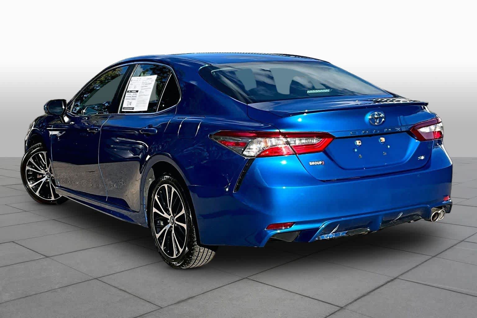 Used 2018 Toyota Camry SE FWD image 12