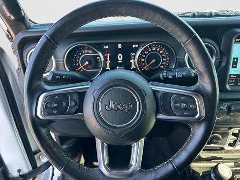Used 2019 Jeep Wrangler Unlimited Sahara AWD/4WD image 22