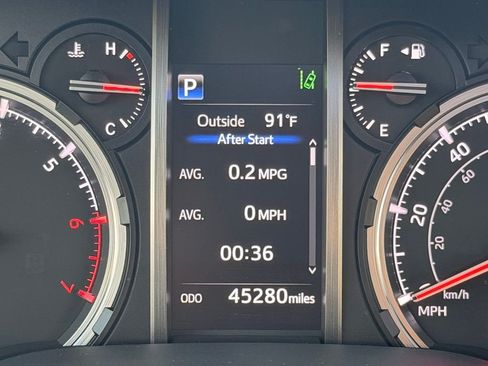 Certified 2022 Toyota 4Runner TRD Off-Road Premium w/ Moonroof Package AWD/4WD image 32