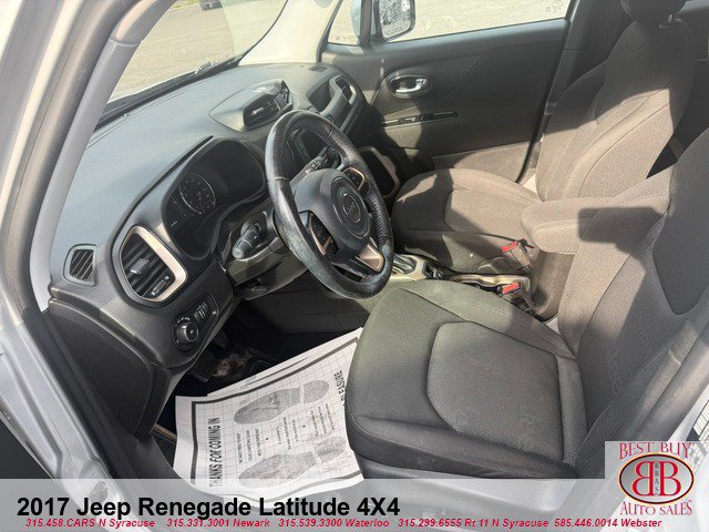 Used 2017 Jeep Renegade Latitude w/ Popular Equipment Group AWD/4WD image 9