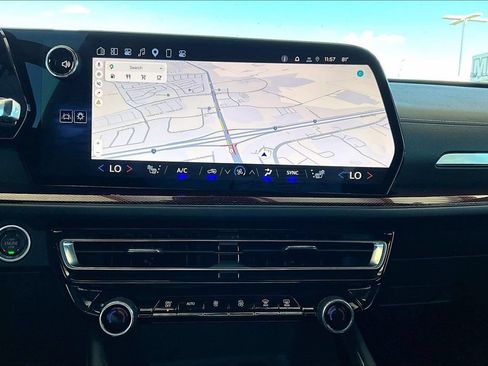 Certified 2025 Chevrolet Traverse Z71 w/ Enhanced Driving Package AWD/4WD image 15