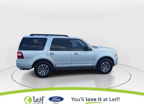 Used 2015 Ford Expedition XLT image 9