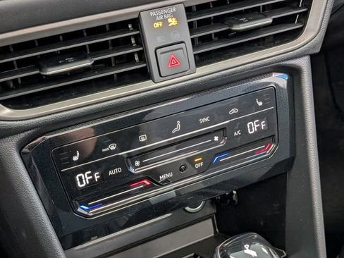 New 2026 Volkswagen Taos SE FWD image 20