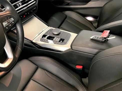 Used 2023 BMW 230i Coupe w/ Premium Package image 16