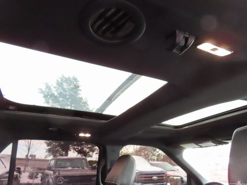 Used 2018 Ford Explorer Limited w/ Equipment Group 301A image 29