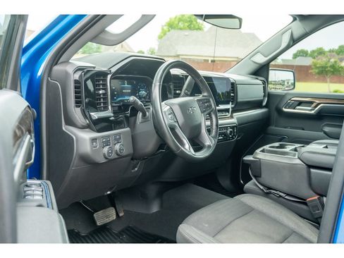 Used 2023 Chevrolet Silverado 1500 RST w/ Z71 Off-Road Package AWD/4WD image 11