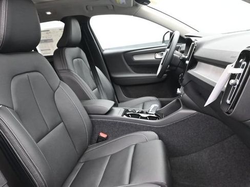 New 2026 Volvo XC40 B5 Plus w/ Climate Package AWD/4WD image 34