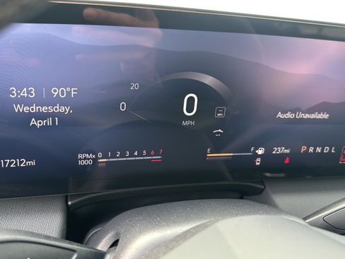 Used 2025 Buick Enclave Preferred image 21