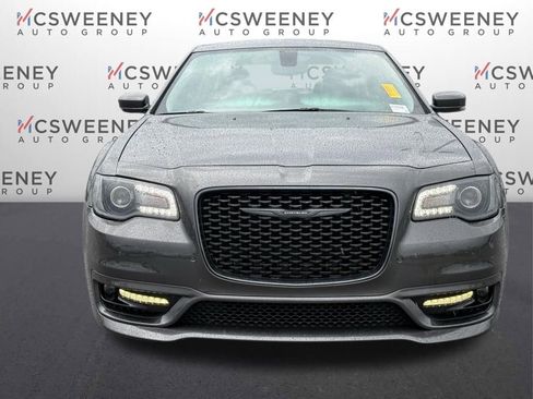 Used 2023 Chrysler 300 Touring L RWD image 7
