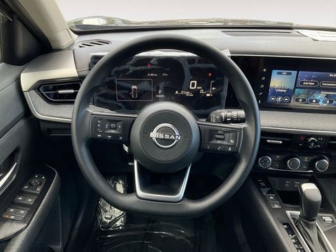 New 2025 Nissan Kicks SV w/ Illumination Package image 18