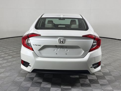 Used 2018 Honda Civic EX image 4