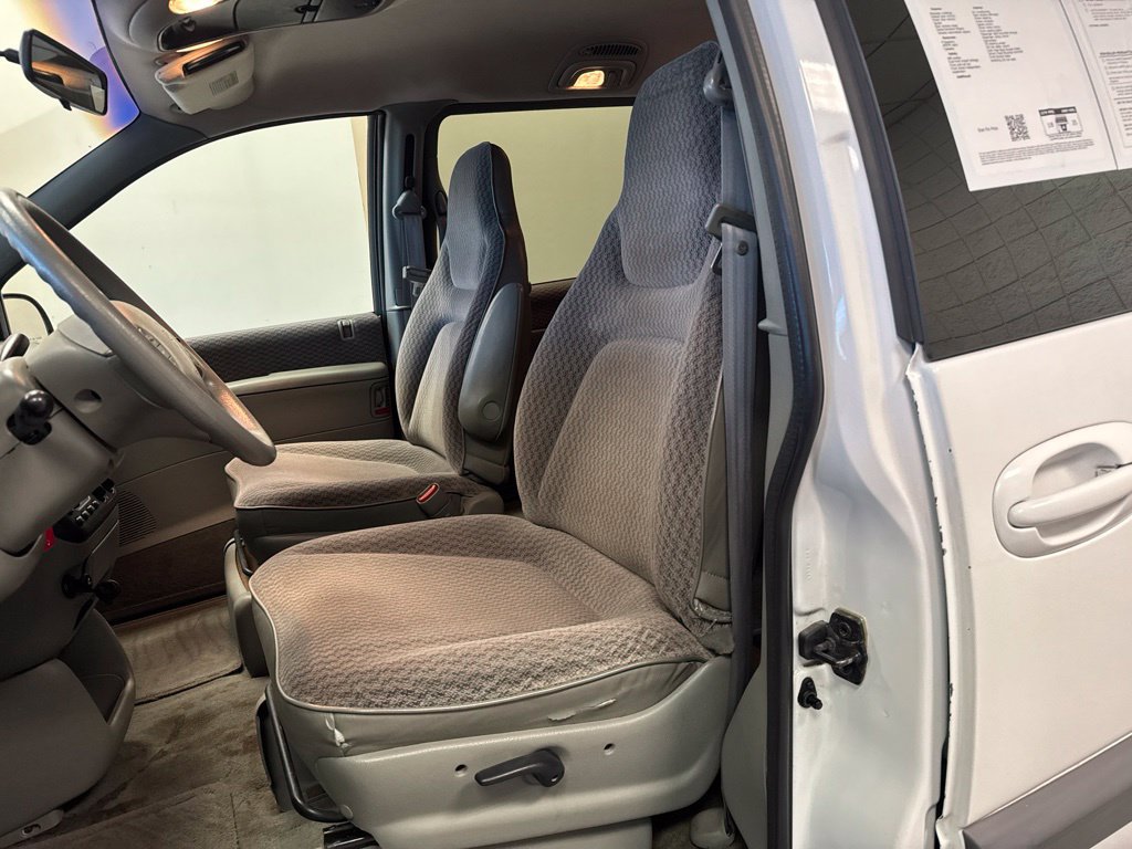 Used 2000 Dodge Grand Caravan SE FWD image 8