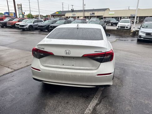 Used 2023 Honda Civic Touring image 7