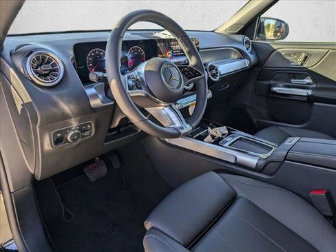 Certified 2025 Mercedes-Benz GLB 250 image 8