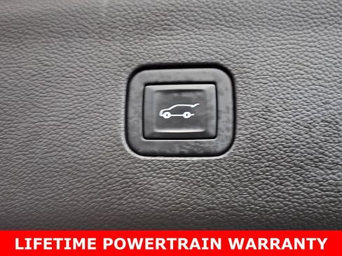 Used 2024 Buick Enclave Premium image 30