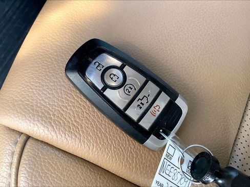 Certified 2022 Ford F250 Lariat w/ Lariat Ultimate Package image 14