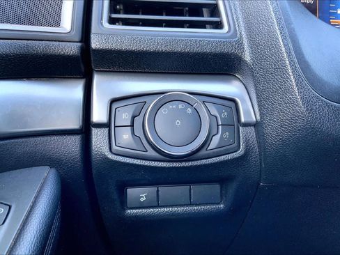 Used 2018 Ford Explorer XLT w/ Equipment Group 202A image 35